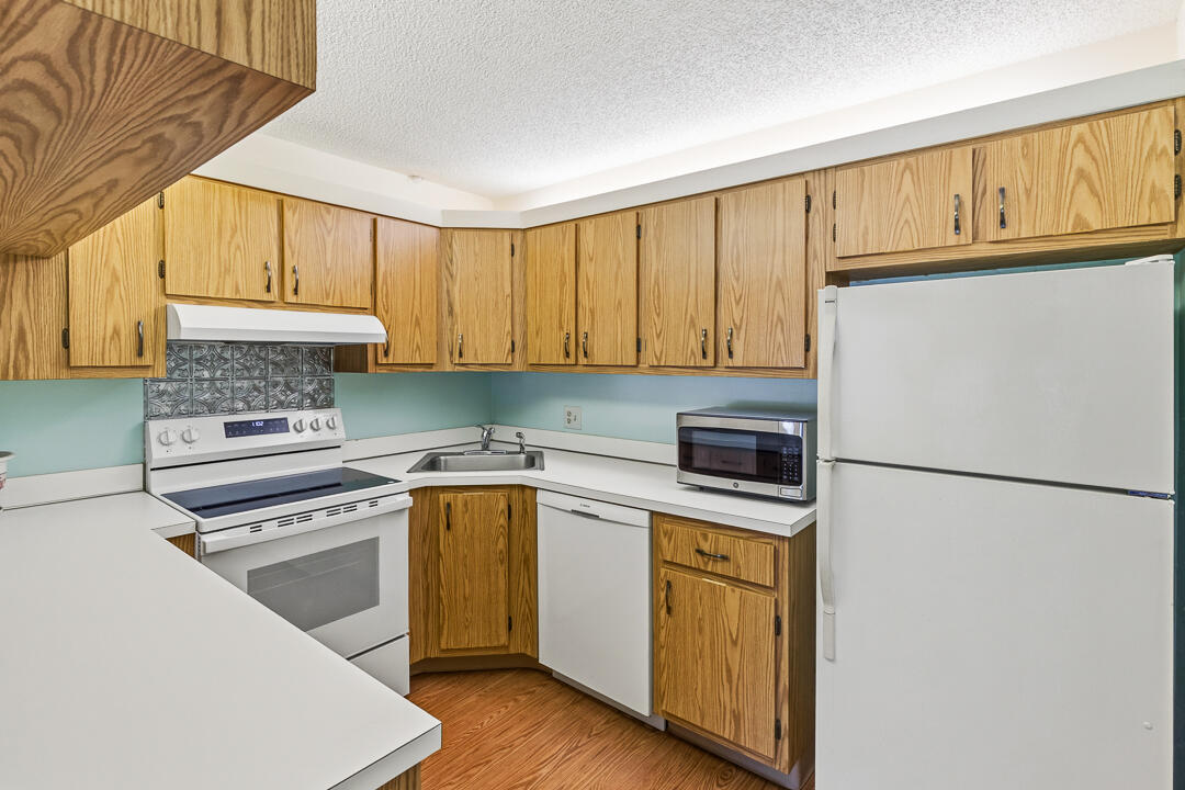PINE RIDGE AT MARTIN DOWNS CONDO - Residential Lease