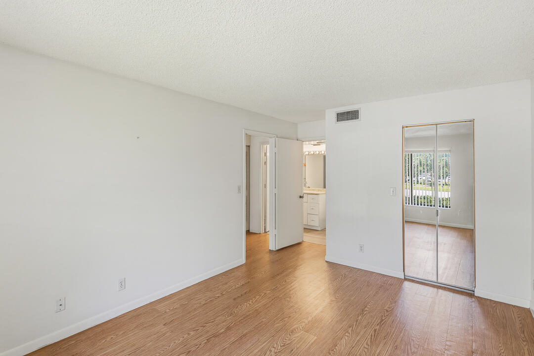 PINE RIDGE AT MARTIN DOWNS CONDO - Residential Lease