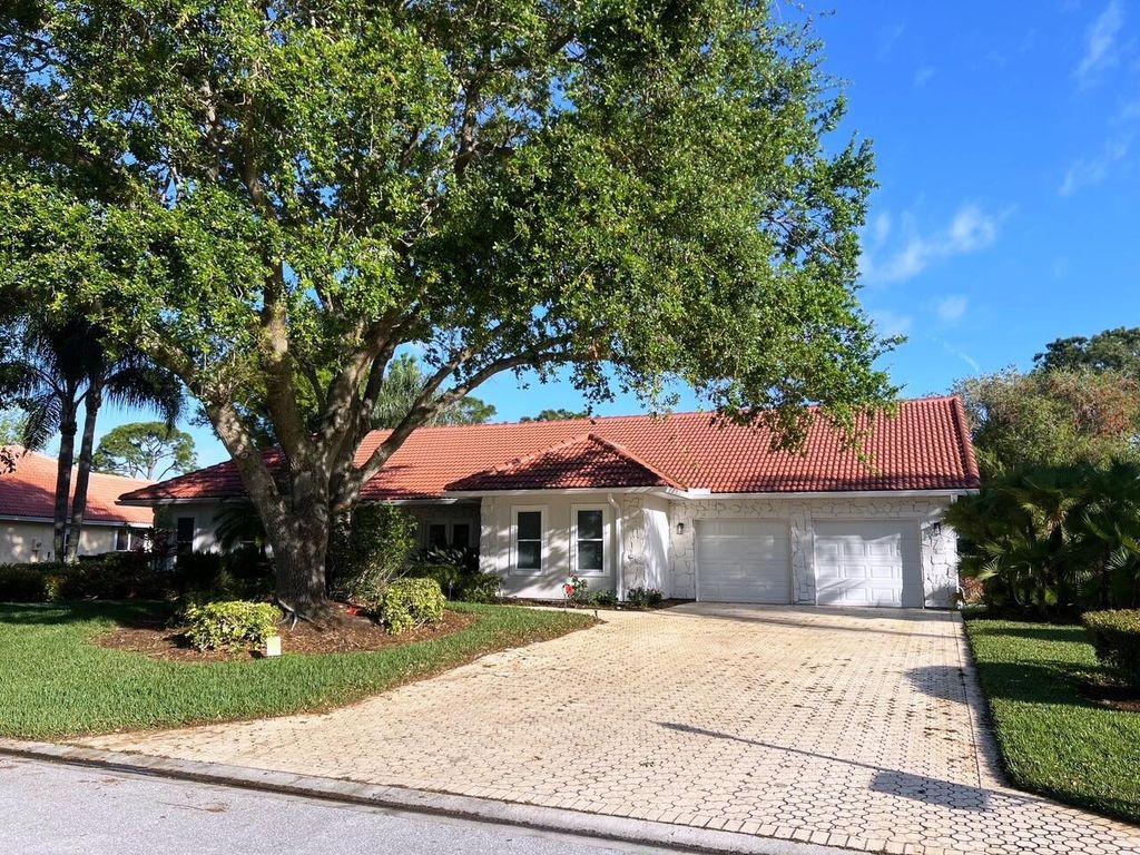 Photo of 1245 SW Bent Pine Cove, Port Saint Lucie, FL 34986 (MLS # R10945884)