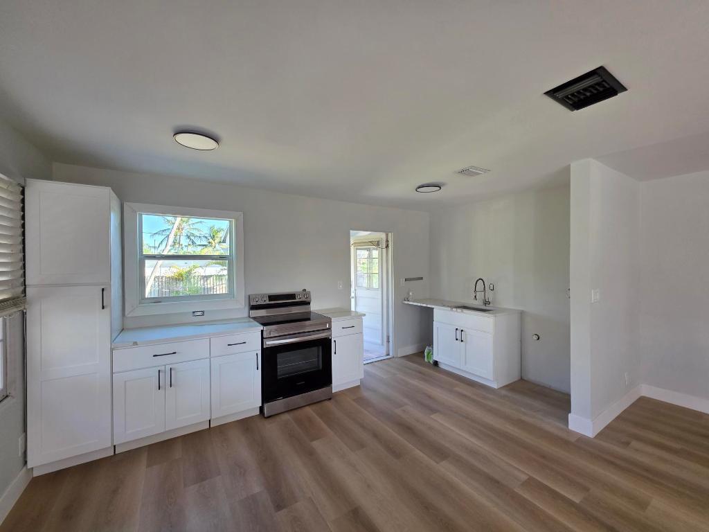 NORTH LAKE WORTH - Residential