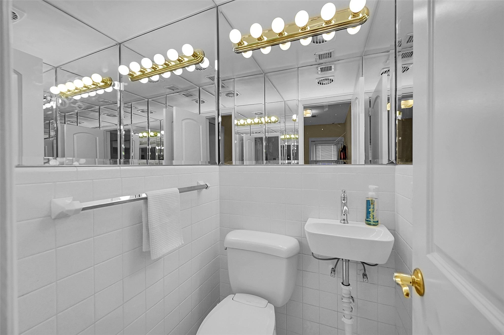 Hillsboro Harbor - Residential