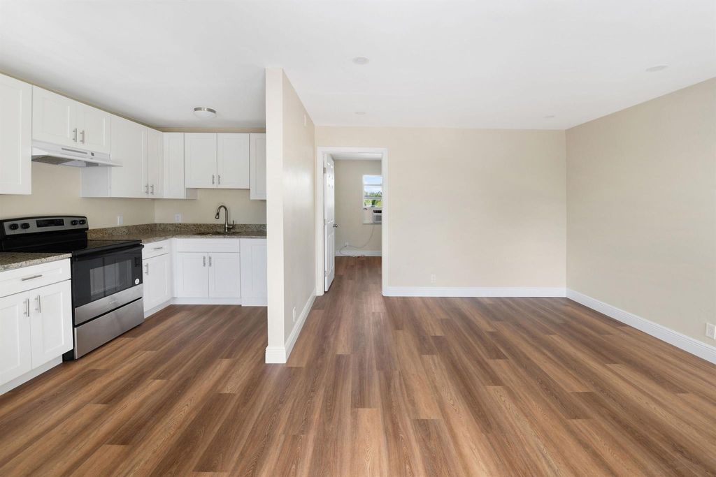 Photo of 901 N F Street #8, Lake Worth Beach, FL 33460 (MLS # R11082799)