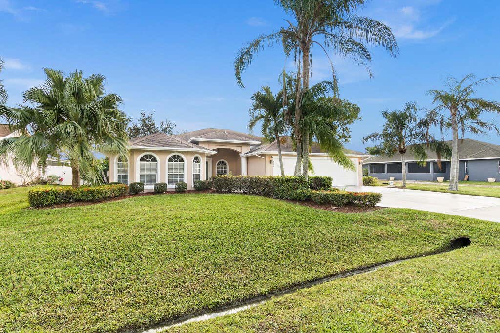 Photo of 386 SW De Gouvea Terrace, Port Saint Lucie, FL 34983 (MLS # R11059138)