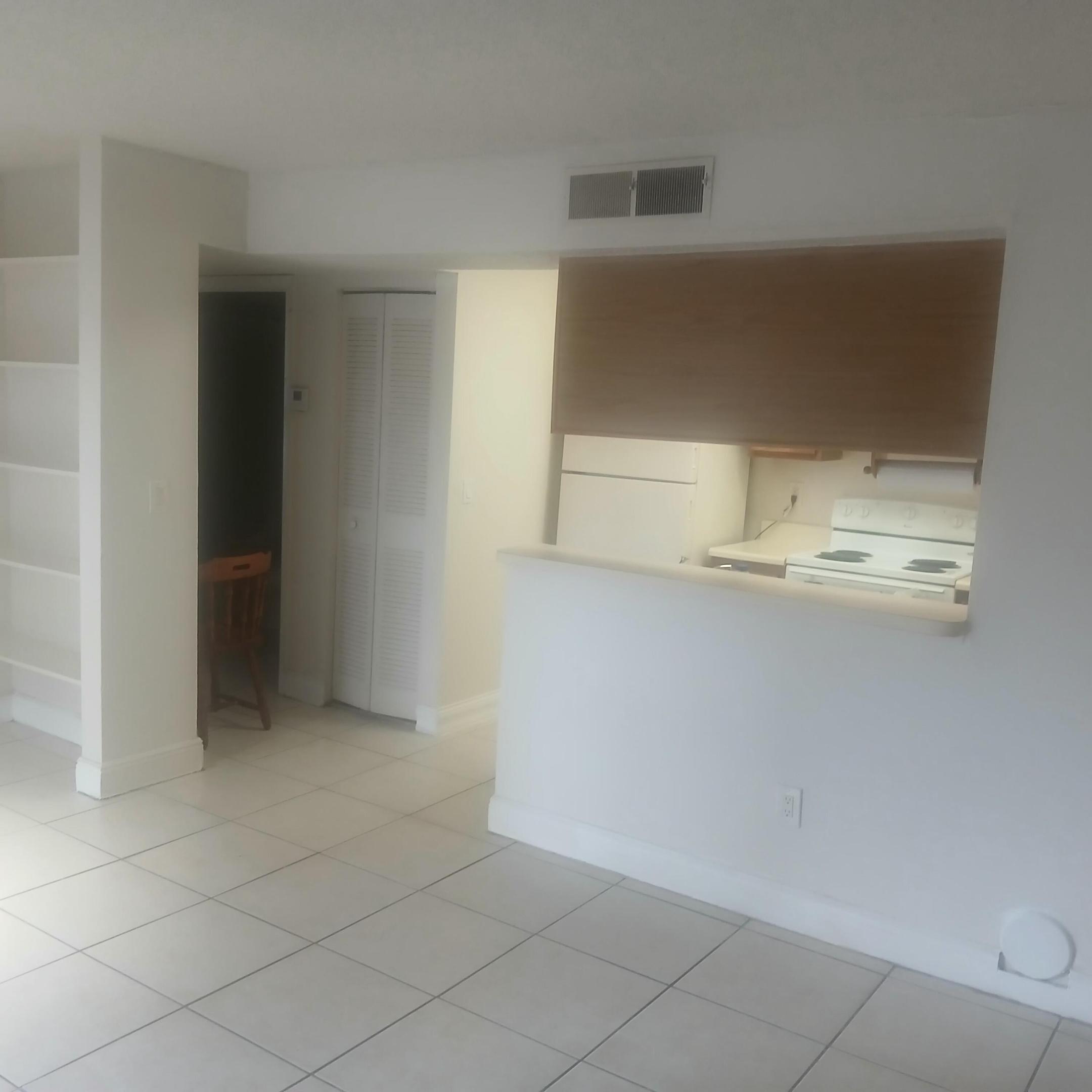 ROYAL POINCIANA CONDO - Residential Lease