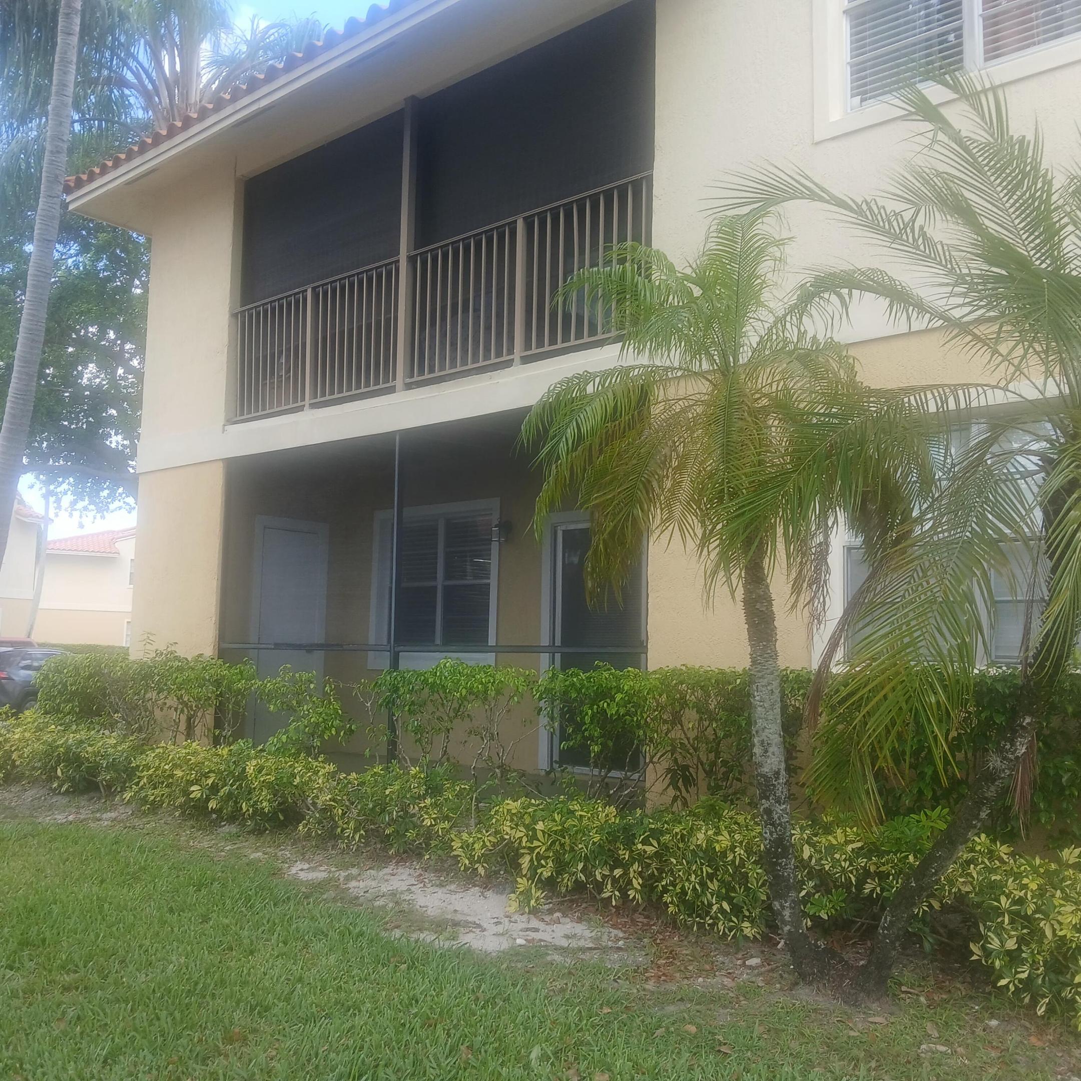 1225 SW 46th Avenue 201