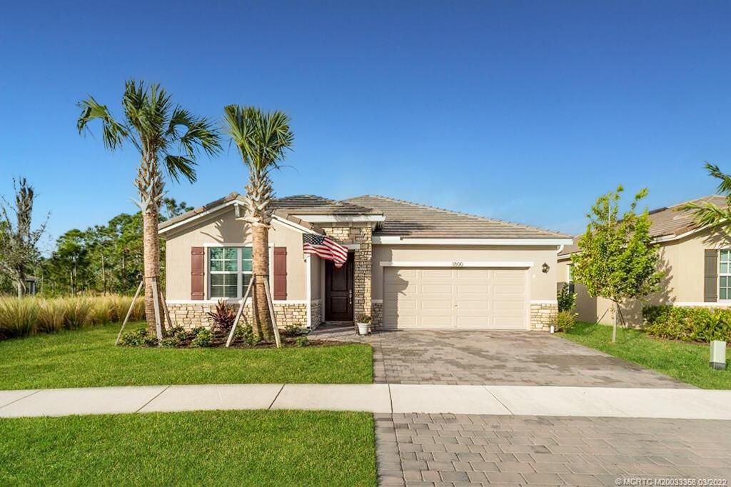 Photo of 1800 NW Golden Oak Trail, Jensen Beach, FL 34957 (MLS # R10898599)
