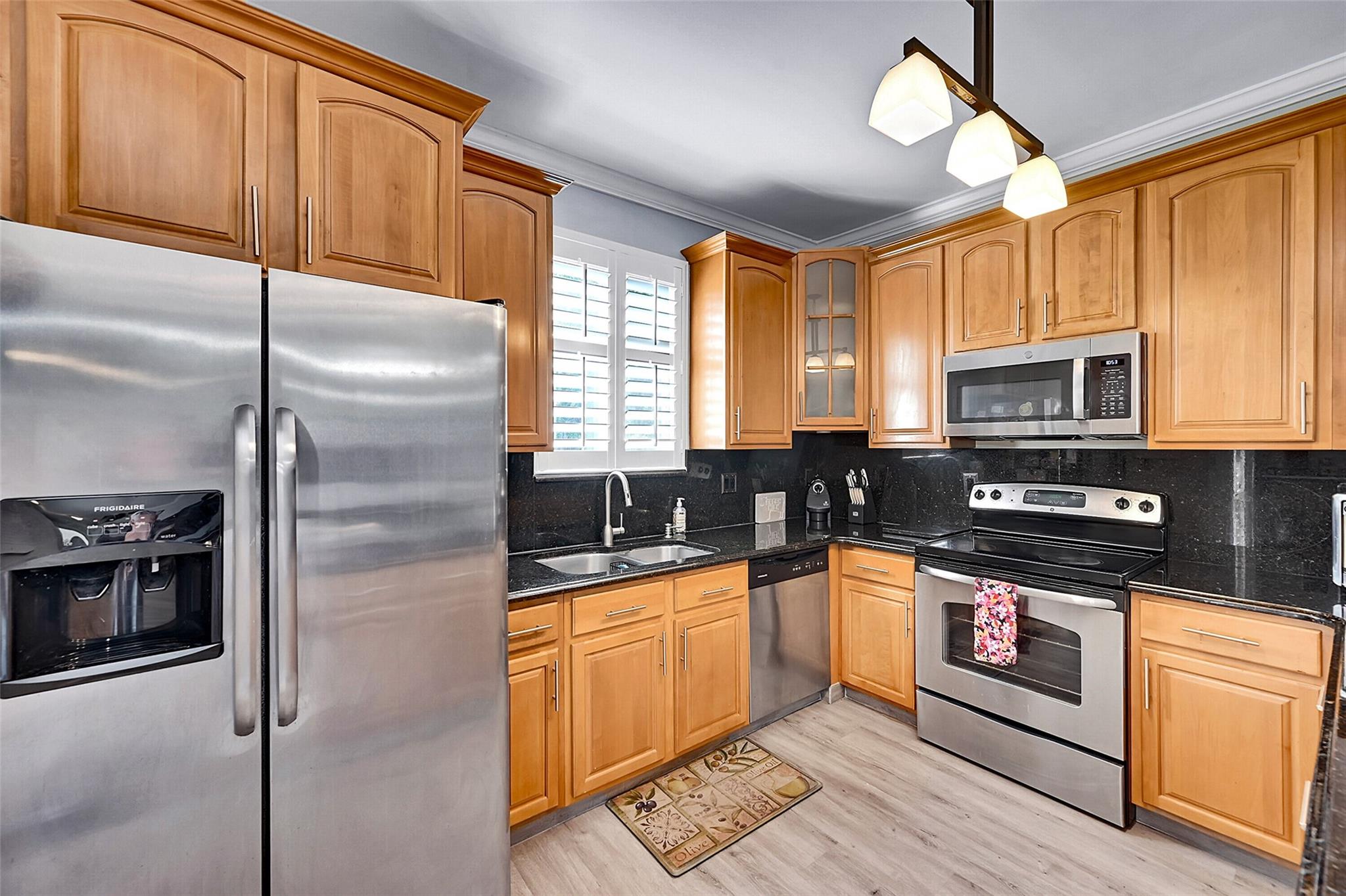 5838 NW 48th Ave 5838
