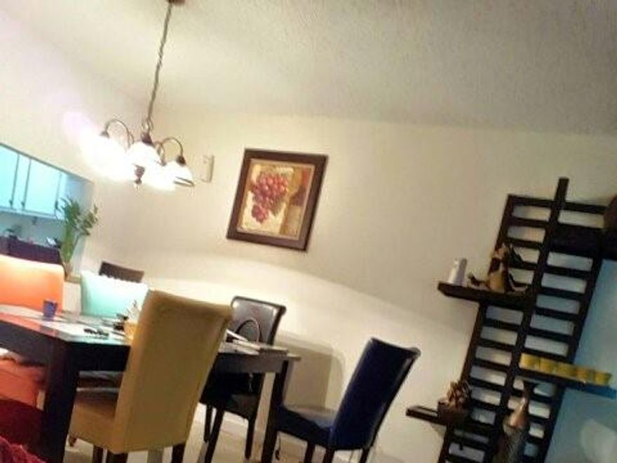 TWO BEDROOM, TWO BATHS, WITH WASHER/DRYER. MINUTES TO NOVA,  595 AND ALL MAJOR HIGHWAYS. UNIT FEATURES BEAUTIFULL MODERN TILES THRU OUT, GREAT FLOOR PLAN, NEW AC, NEW WATER HEATER, WITH FULL SIZE WASHER/ DRYER, SCREENED PATIO.  PETS OK MIN. 20 POUNDS.    Showings only: Saturday from 2pm to 4pm.  Sunday from  1pm to 3pm. and Wednesday 6:30pm to 7:30pm