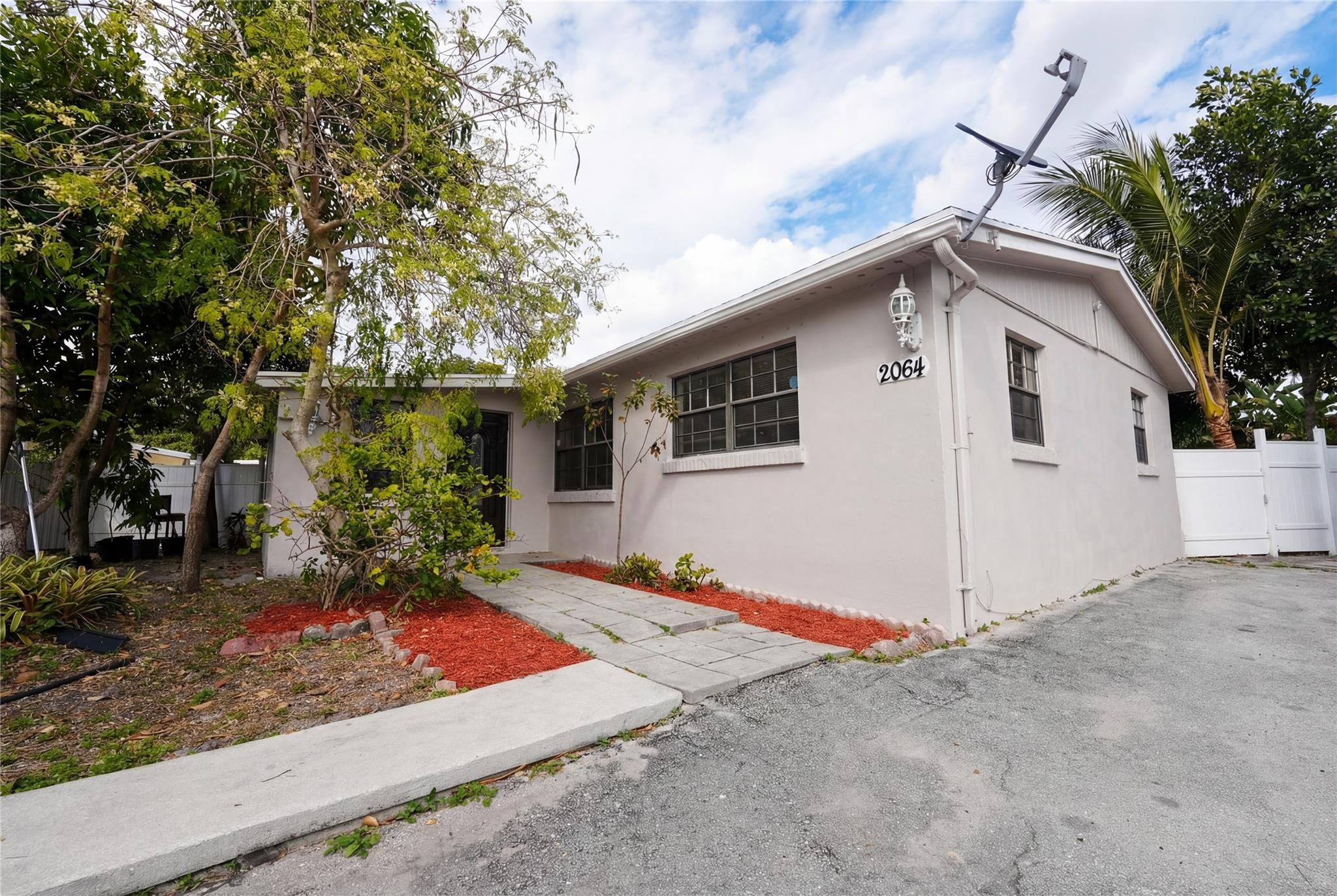 Louis Estates 2 - Residential