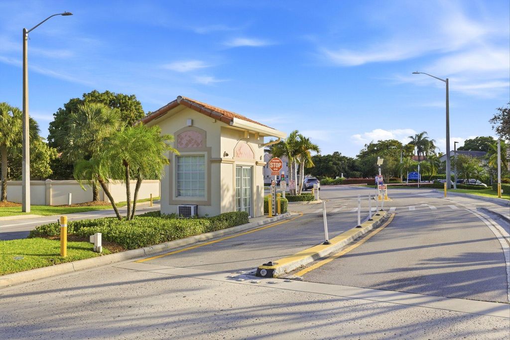 Photo of 3135 Sunset Circle, Margate, FL 33063 (MLS # B26017010)