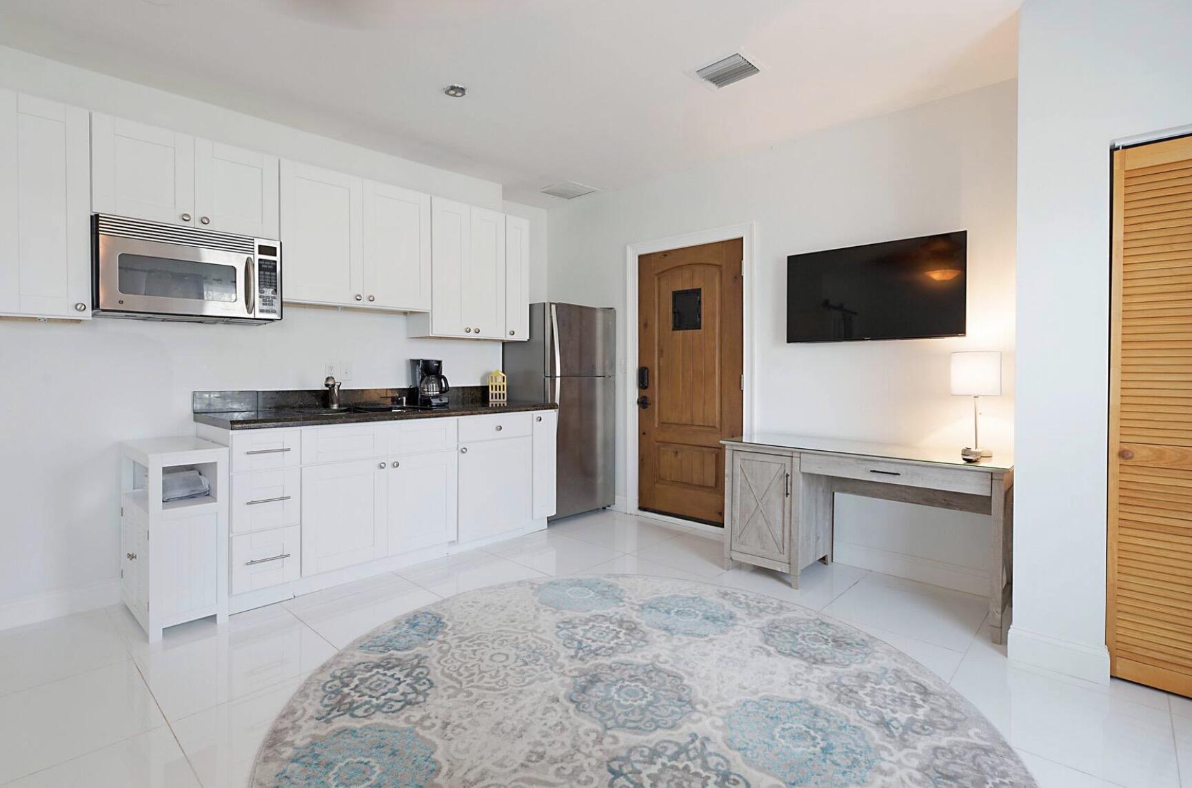 POMPANO BEACH ESTATES - Residential