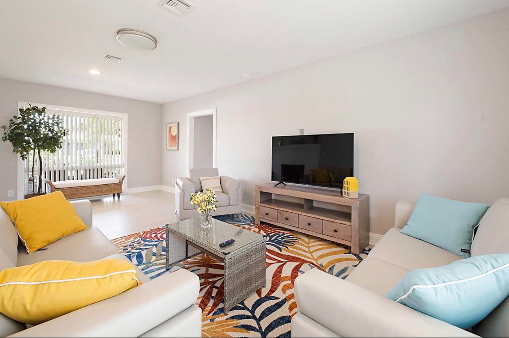 Photo of 2740 SE 1st Court, Pompano Beach, FL 33062 (MLS # B26003016)