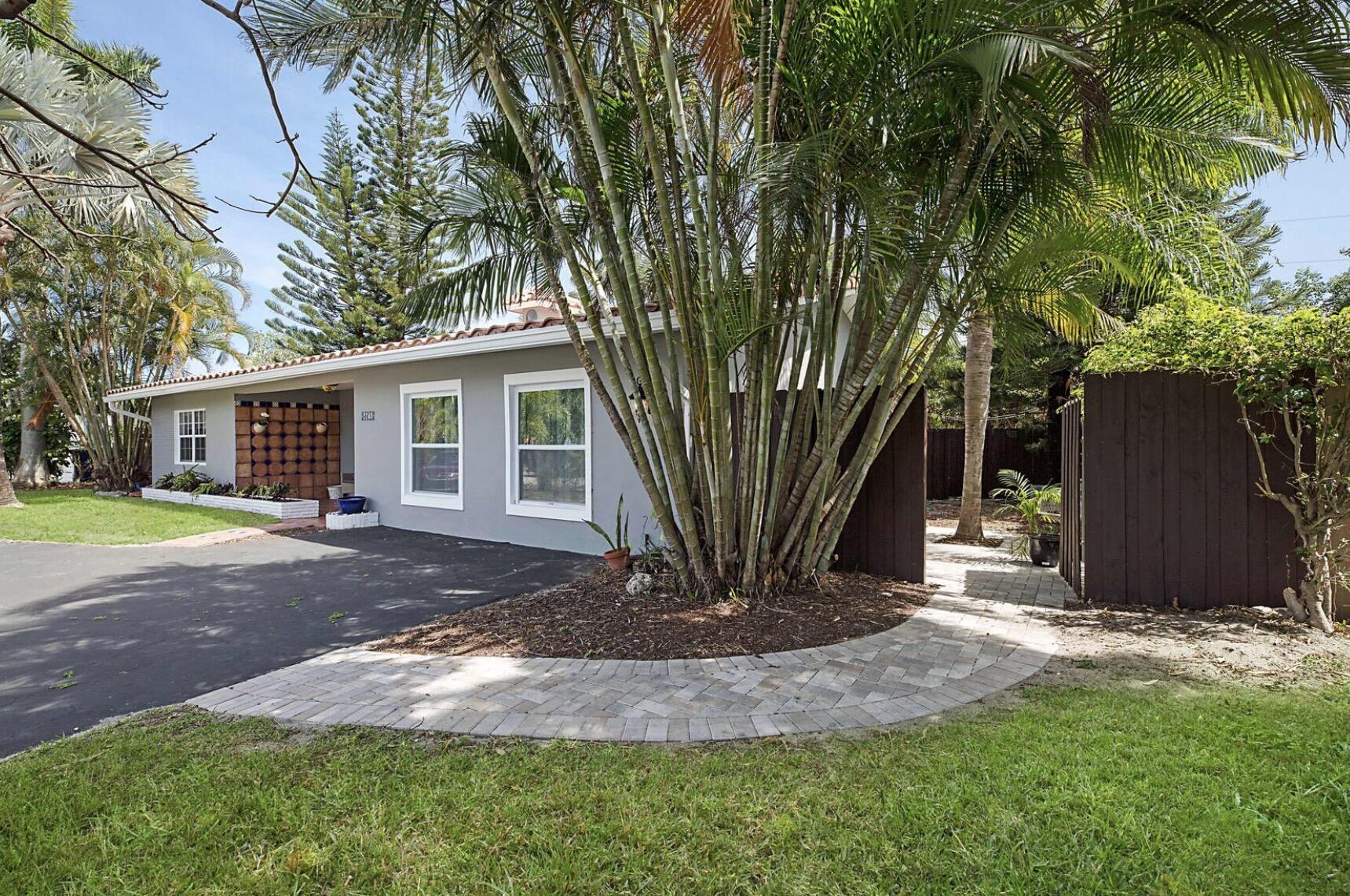 POMPANO BEACH ESTATES - Residential