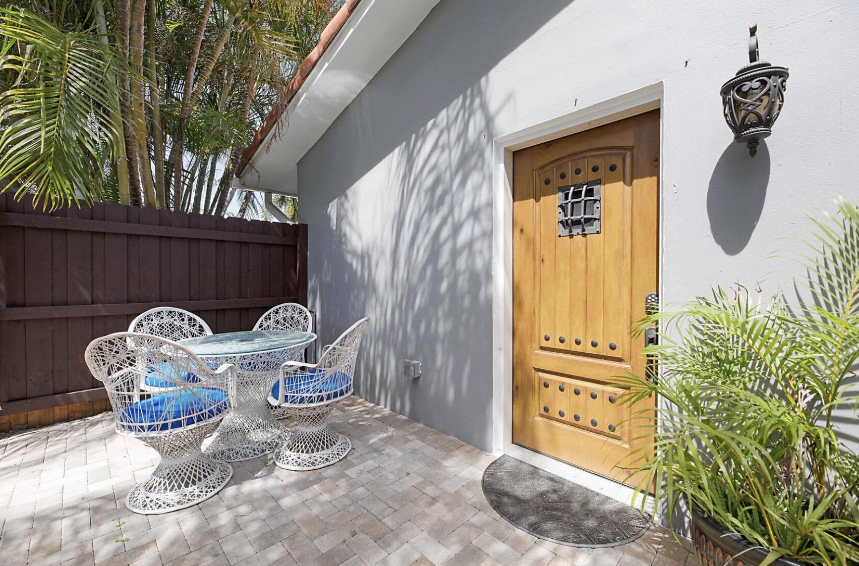 POMPANO BEACH ESTATES - Residential