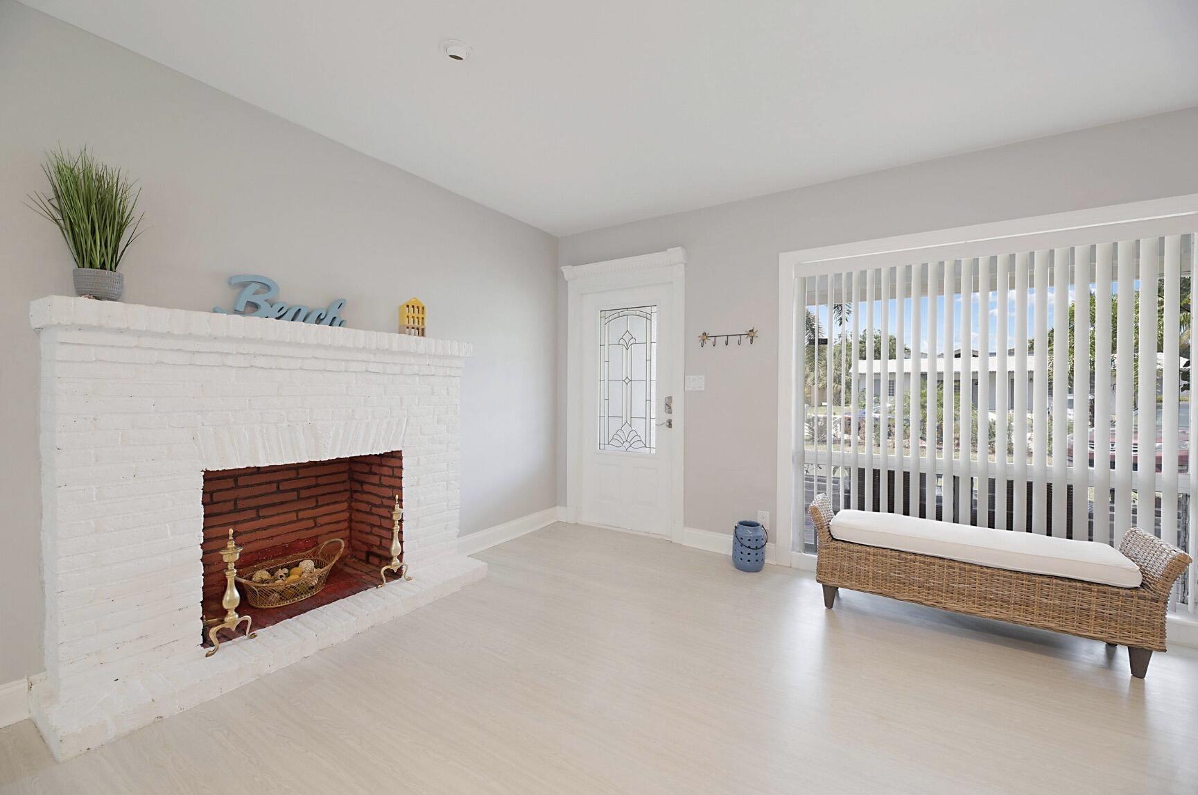 POMPANO BEACH ESTATES - Residential