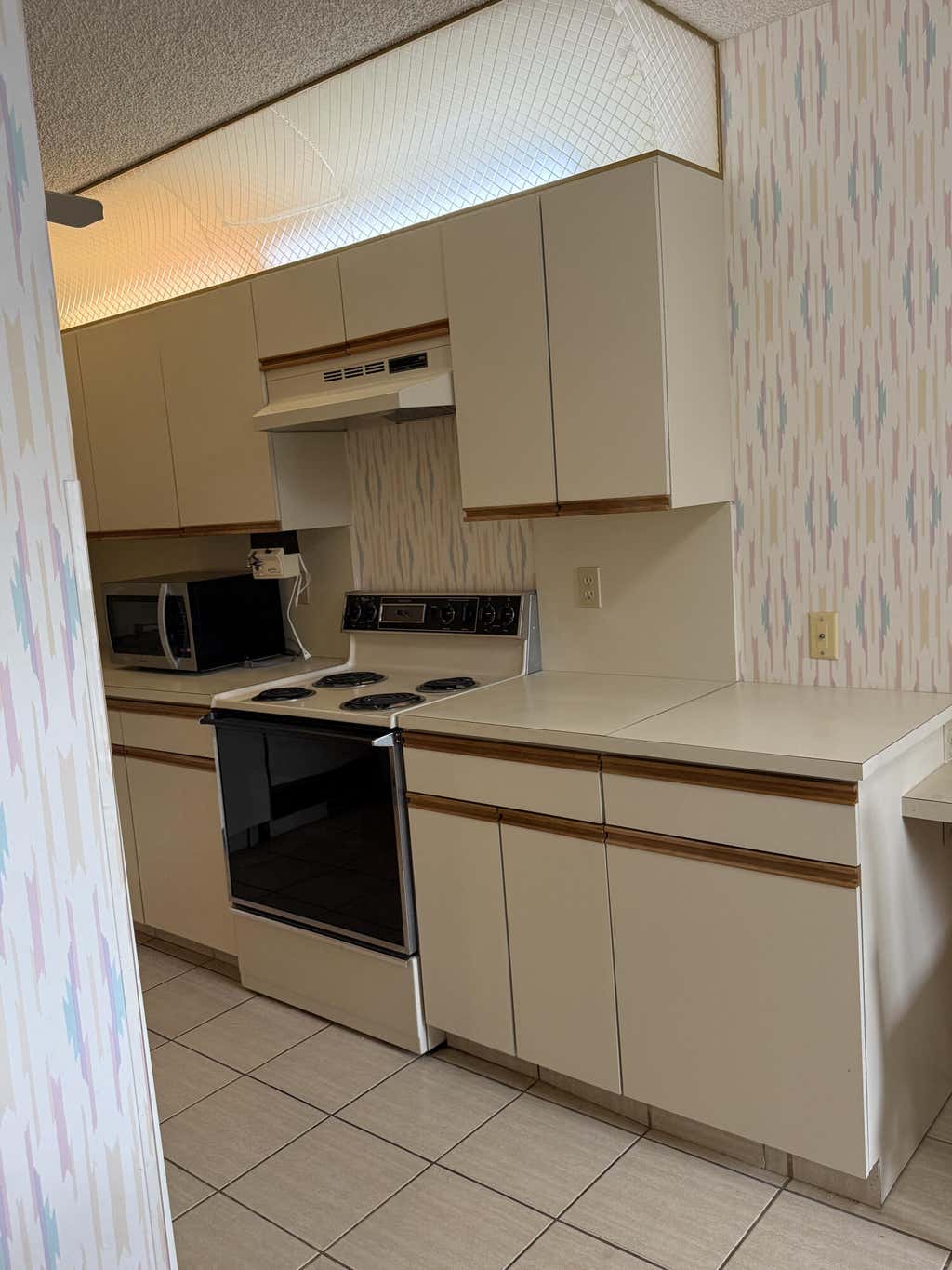 Photo of 10107 Mangrove Drive, Boynton Beach, FL 33437 (MLS # B26054472)