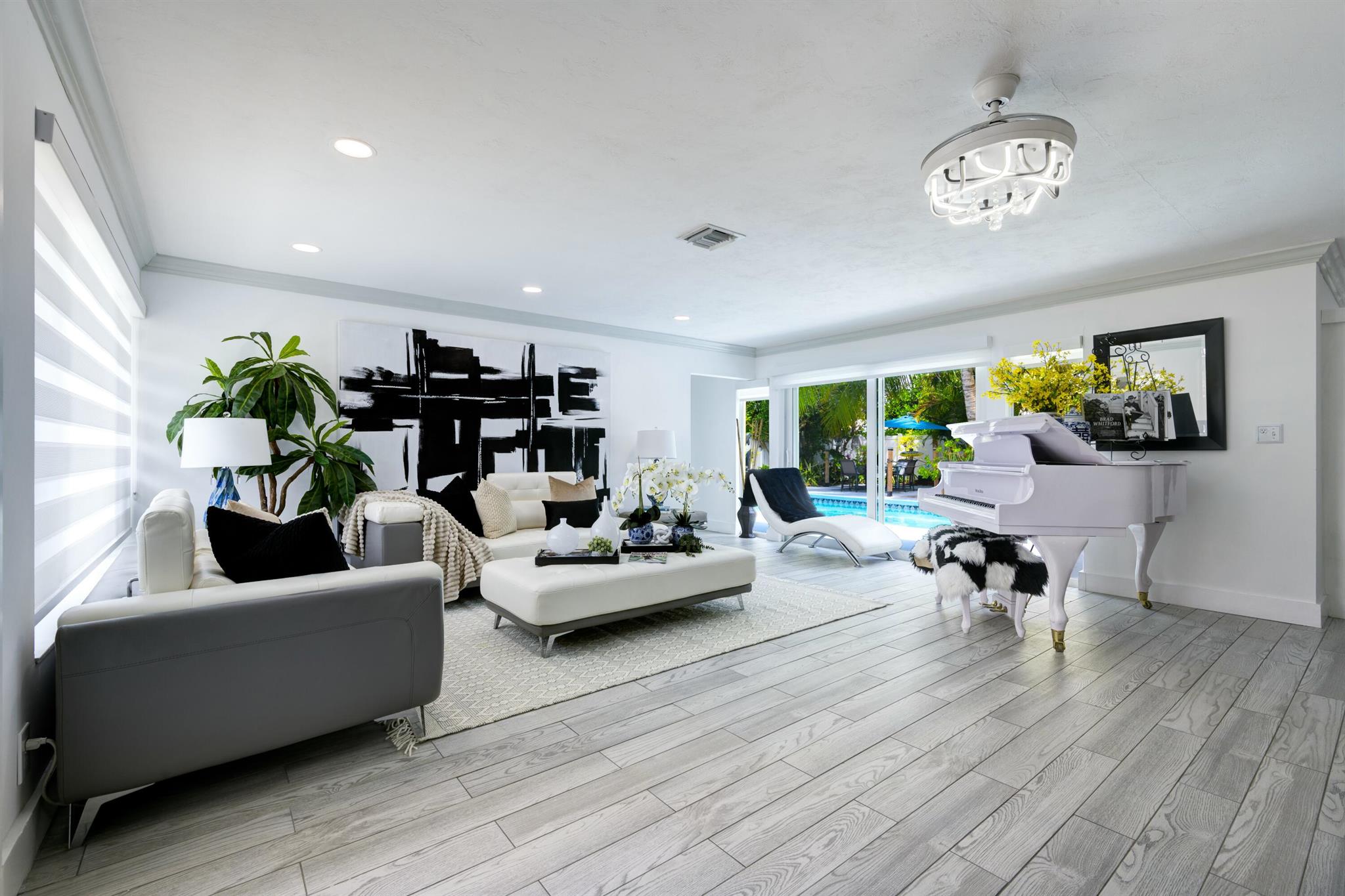 1050 Singer Drive