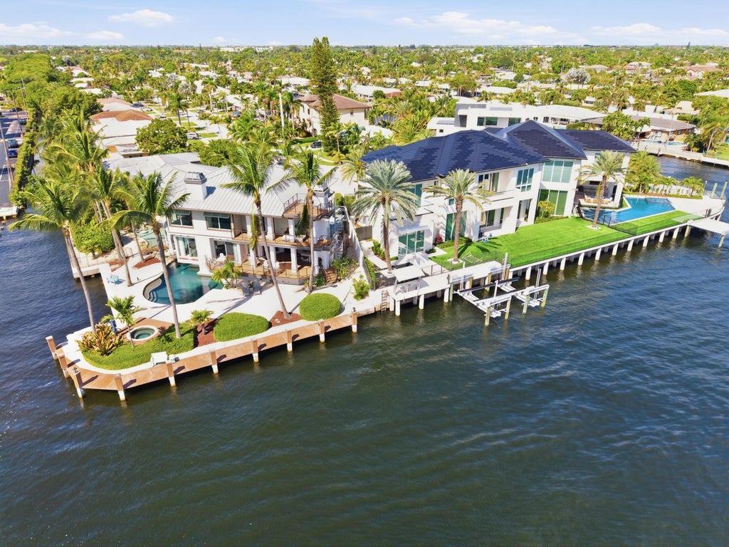 Photo of 1560 SE 14th Court, Deerfield Beach, FL 33441 (MLS # B26093603)