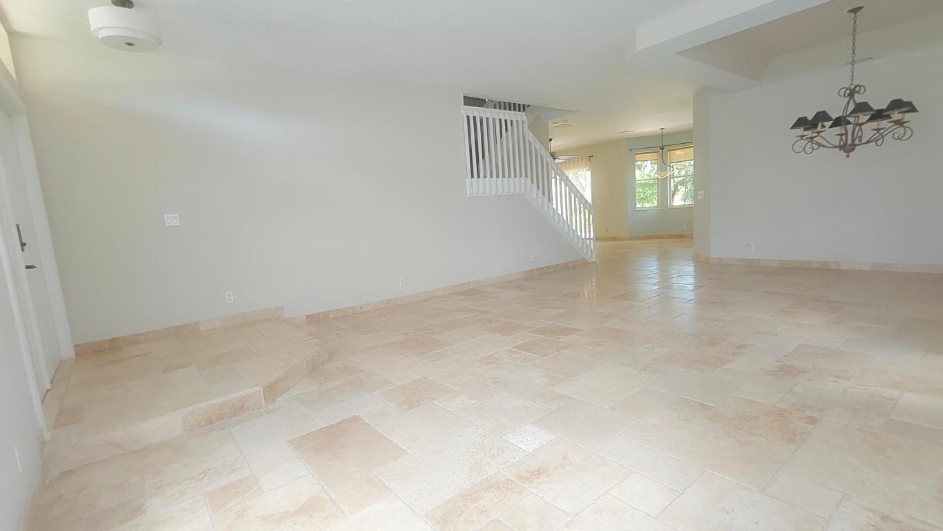 5020 SW Elk River Court