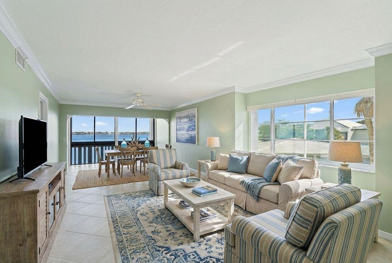 PIERPOINT YACHT CLUB CONDO - Residential
