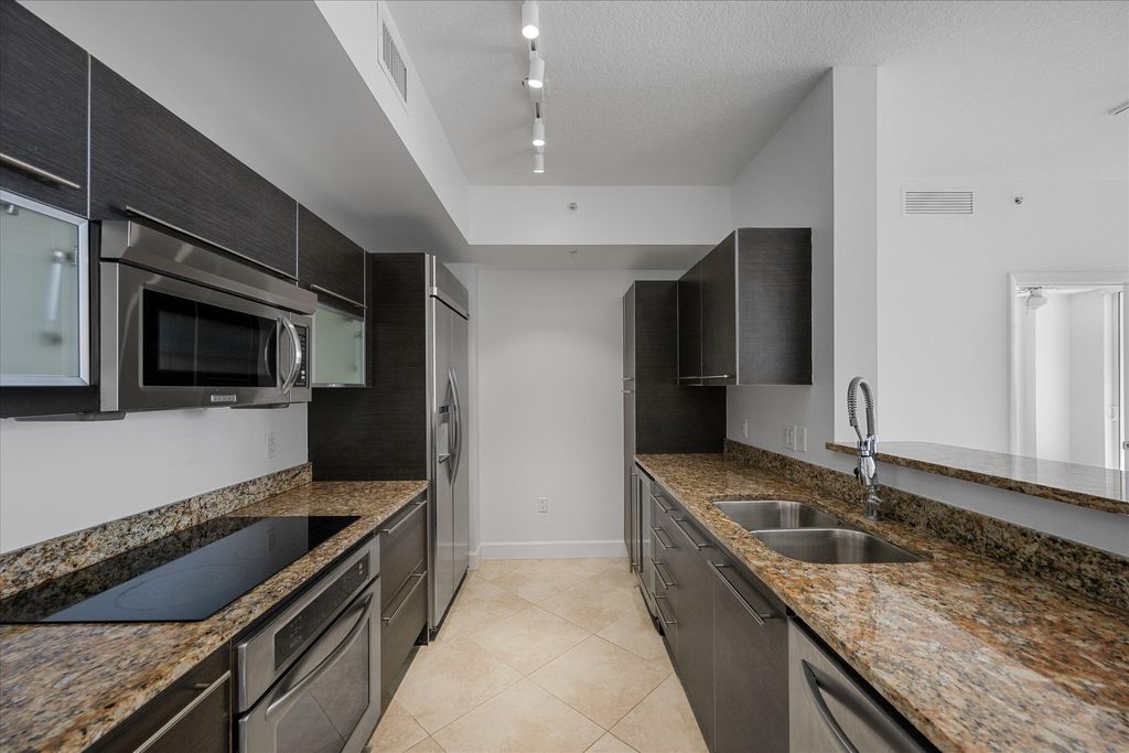 Photo of 550 Okeechobee Boulevard #1605, West Palm Beach, FL 33401 (MLS # B26014400)