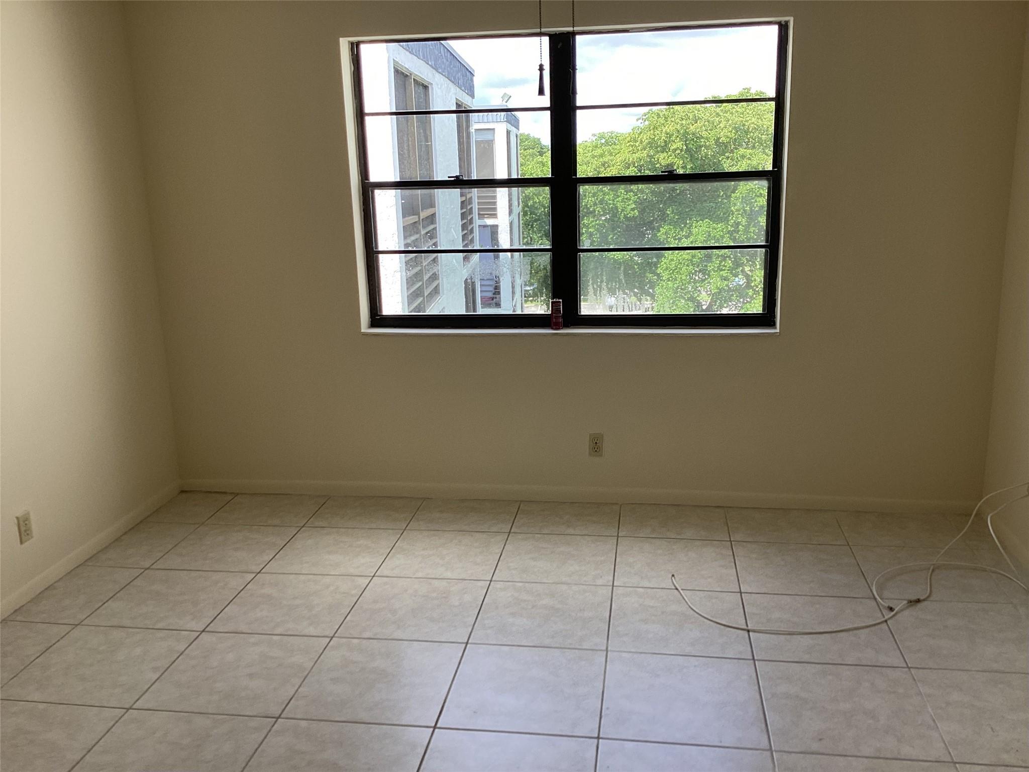 9235 SW 8th St 509