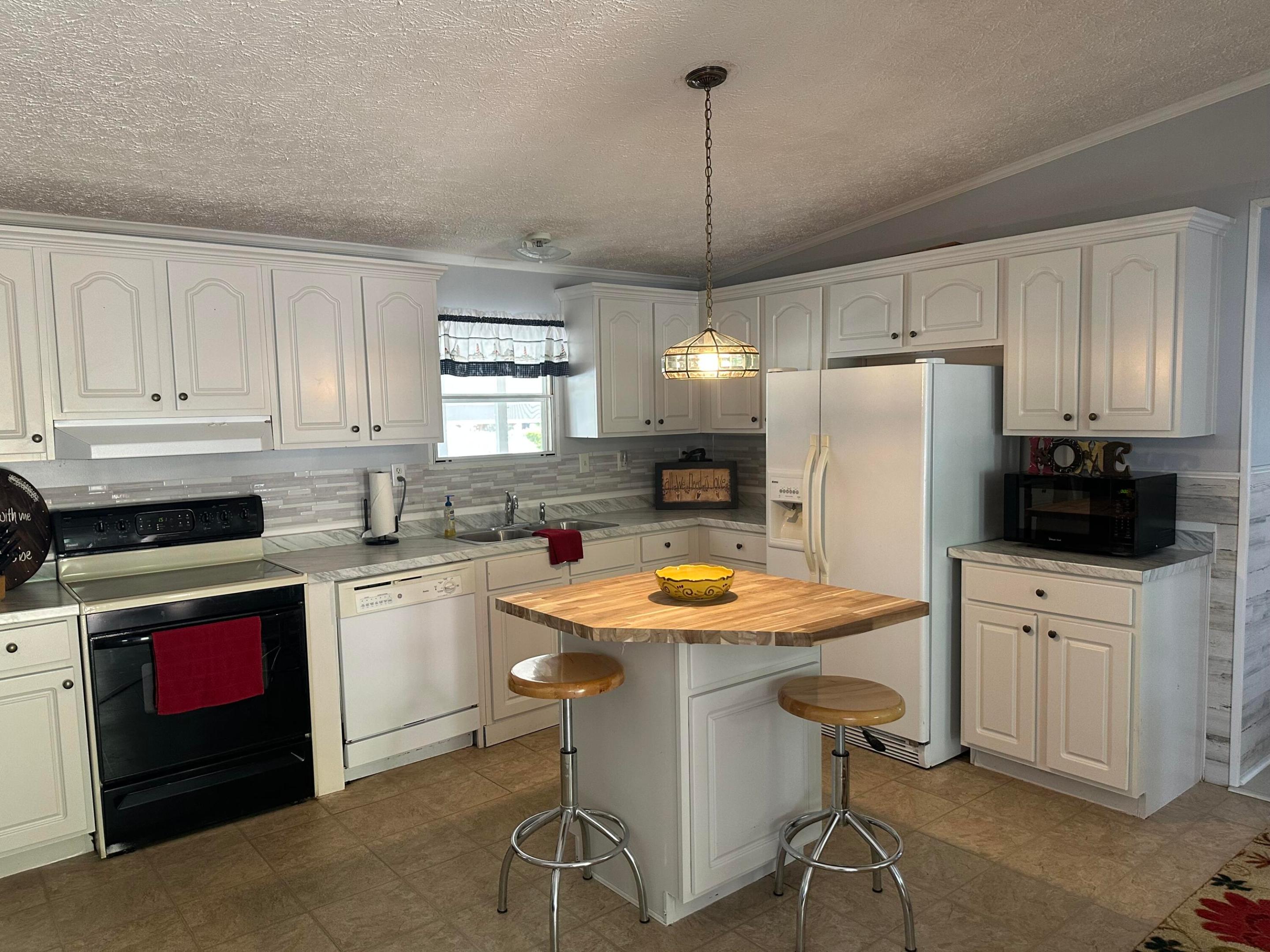 SEMINOLE COVE CONDOMINIUM - Residential