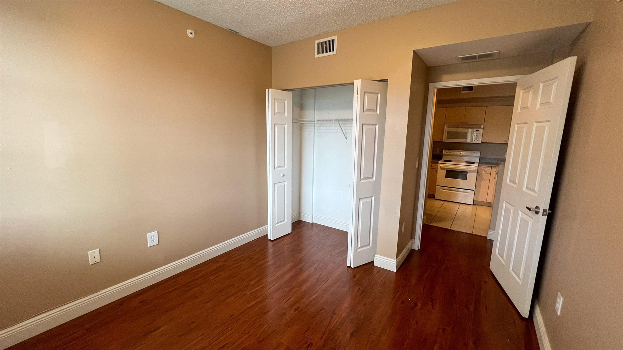 El-Ad Nob Hill Condo - Residential Lease