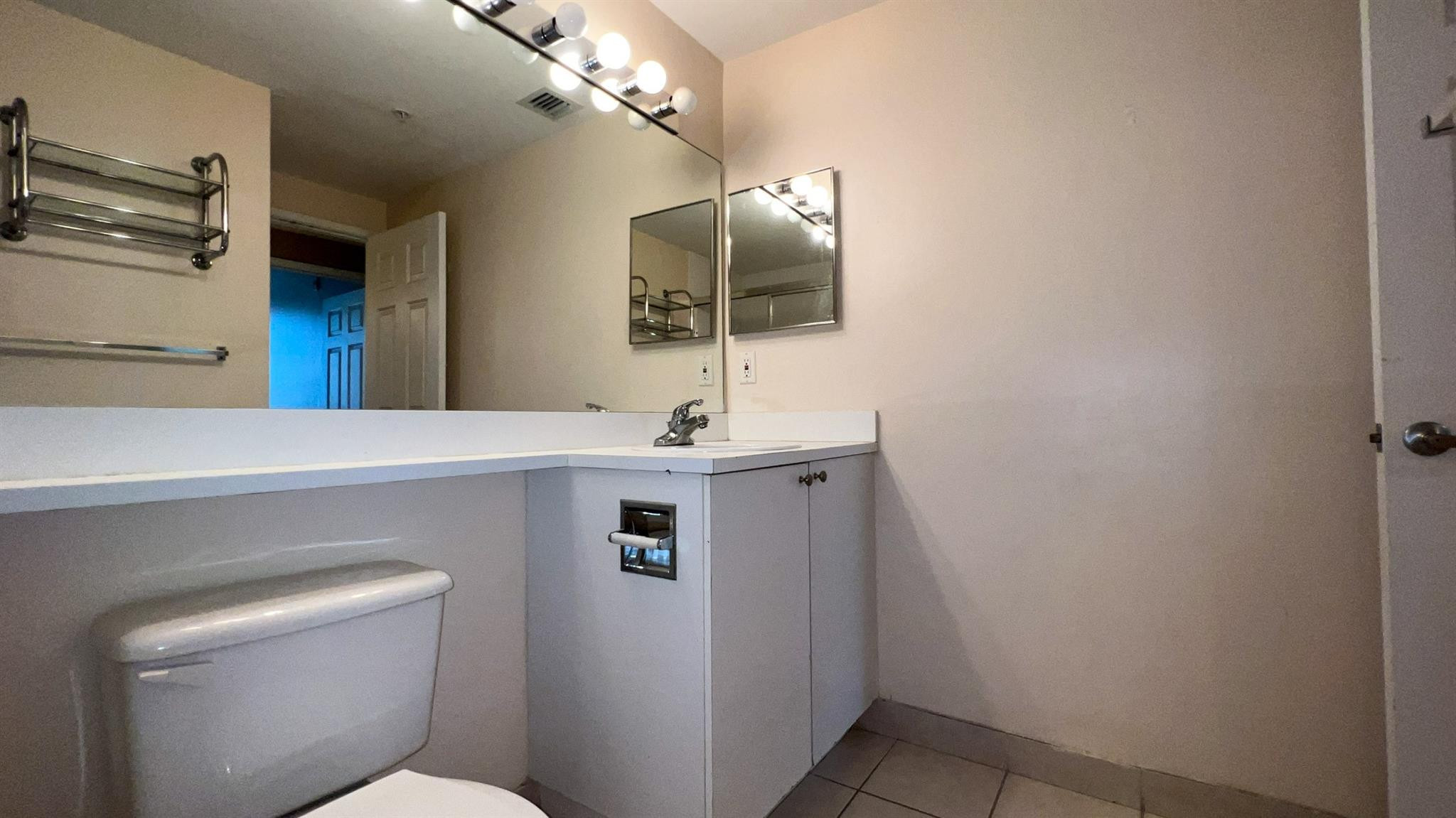 El-Ad Nob Hill Condo - Residential Lease