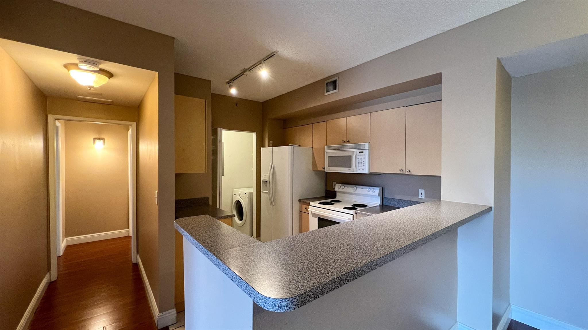 El-Ad Nob Hill Condo - Residential Lease