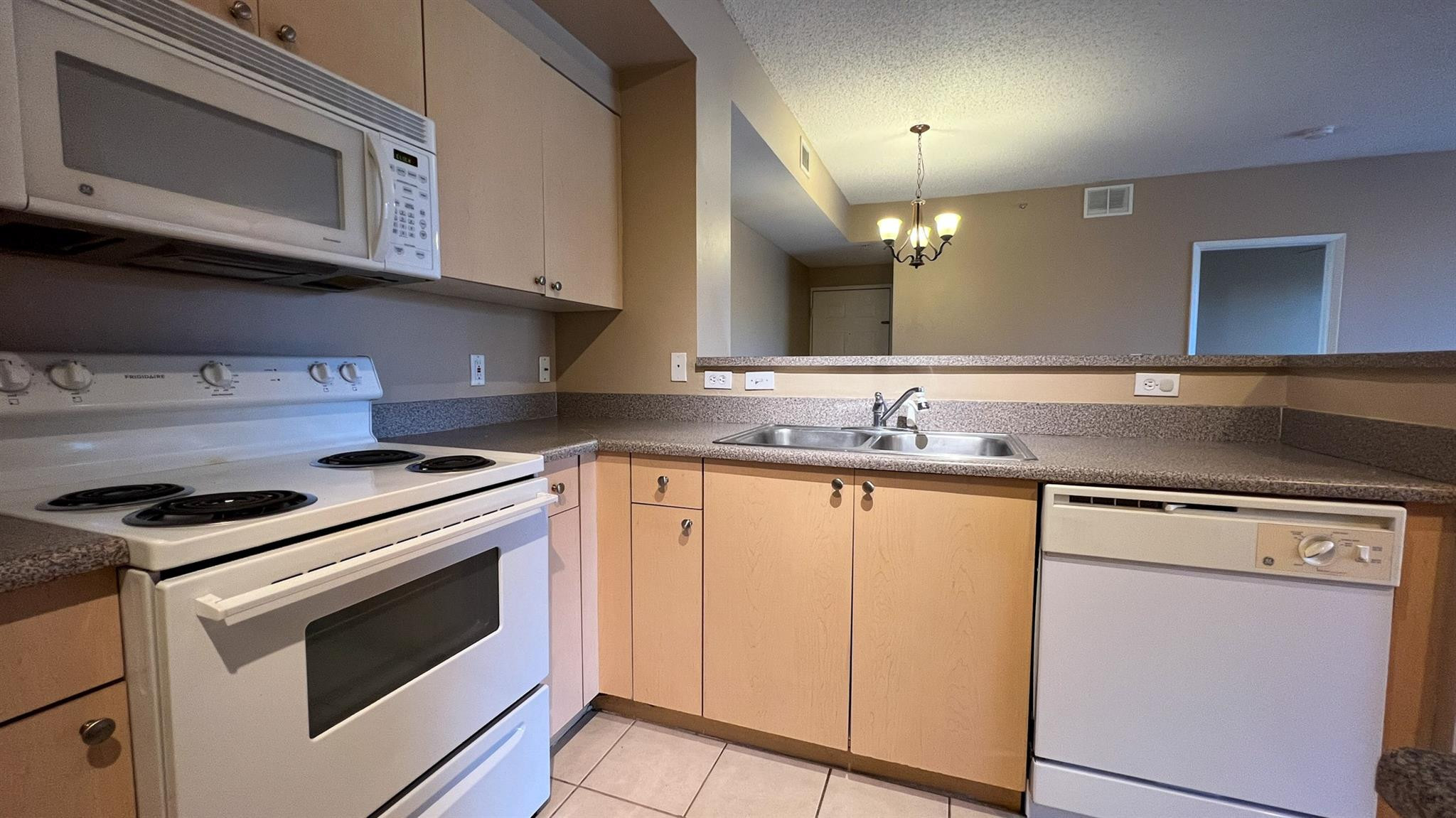 El-Ad Nob Hill Condo - Residential Lease