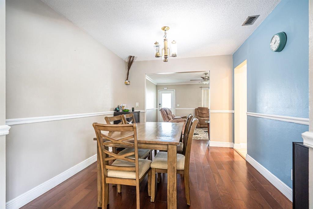 HOLLYWOOD HILLS - Residential