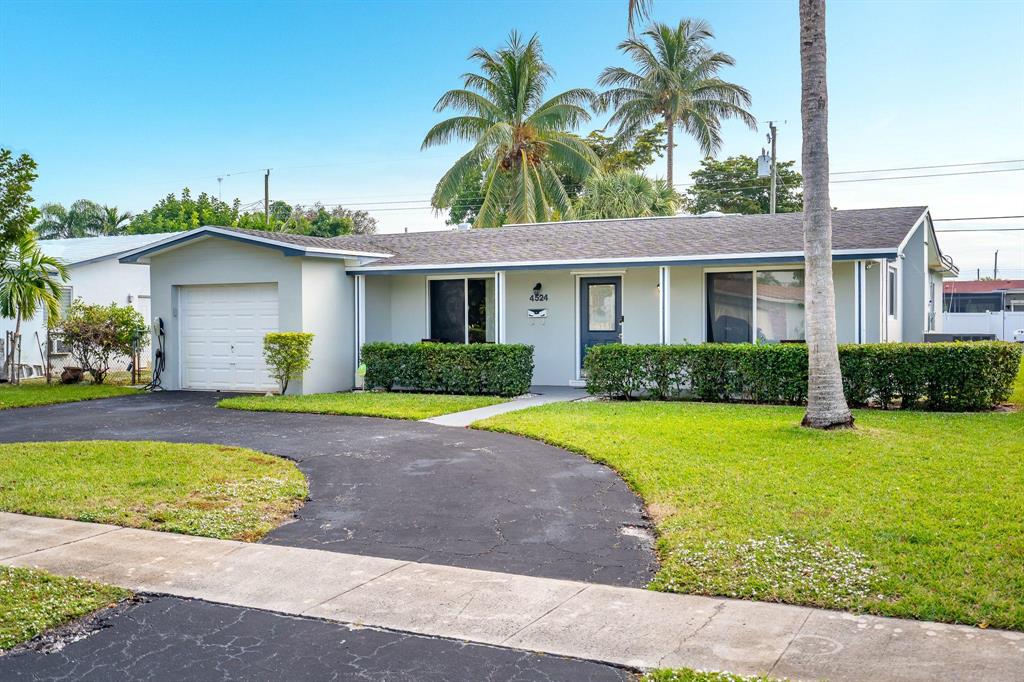 HOLLYWOOD HILLS - Residential