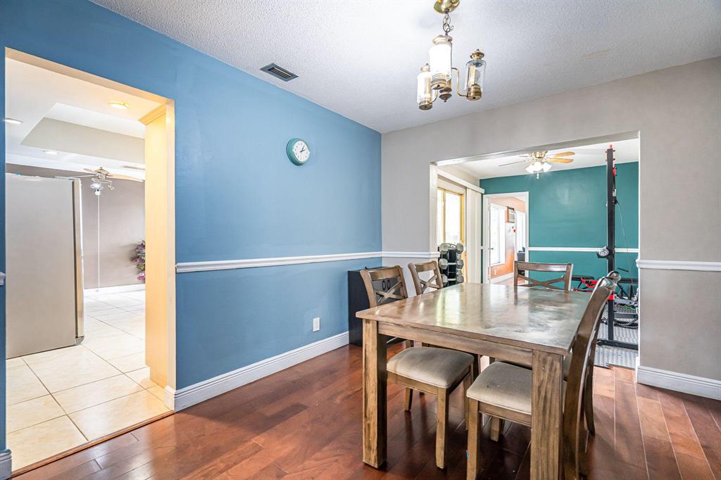 HOLLYWOOD HILLS - Residential