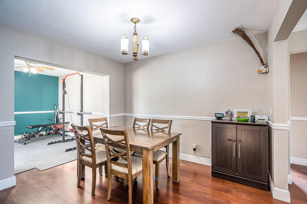 HOLLYWOOD HILLS - Residential