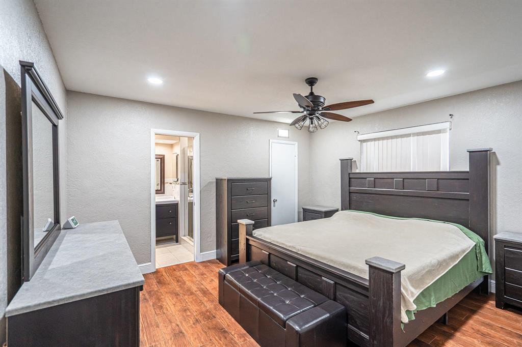 HOLLYWOOD HILLS - Residential