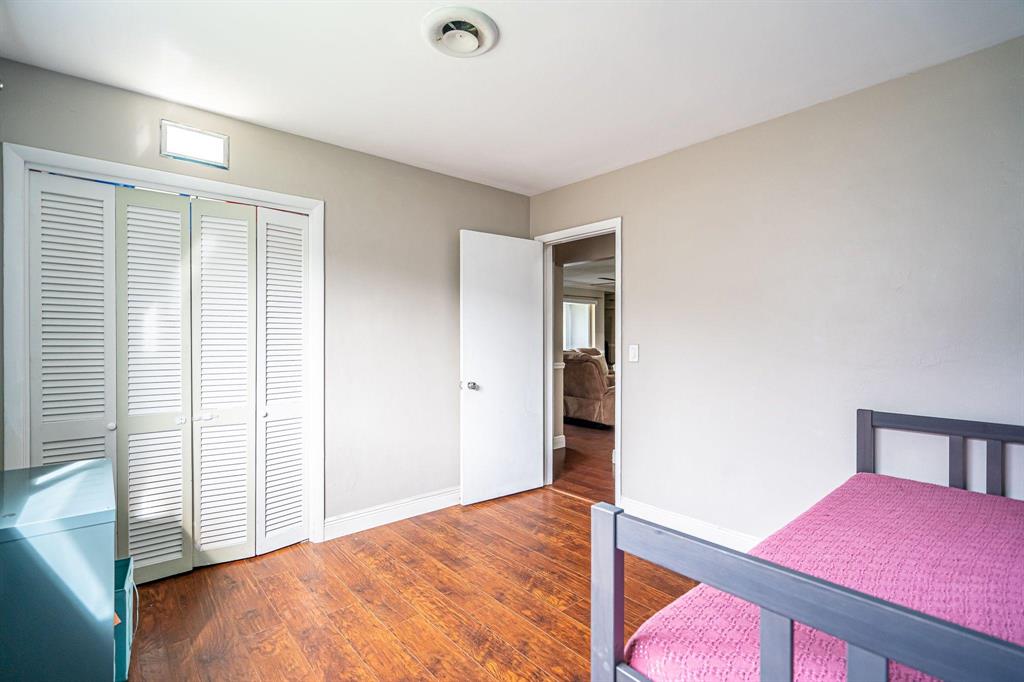 HOLLYWOOD HILLS - Residential