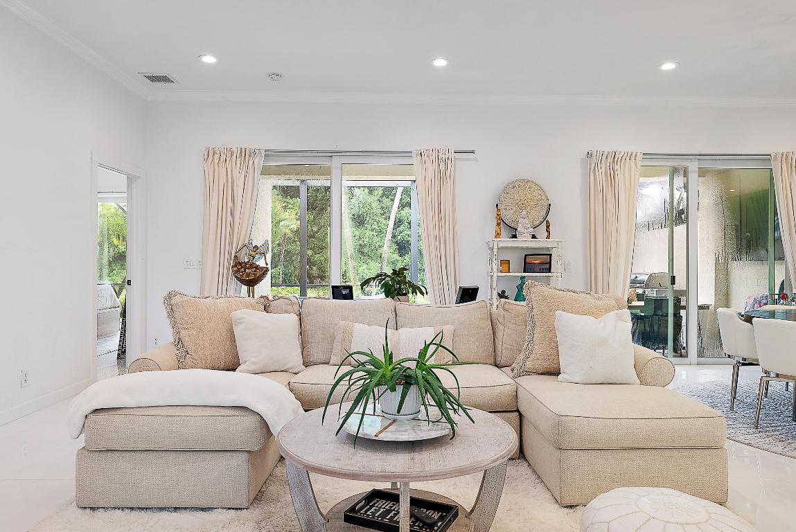 10680 Grande Boulevard