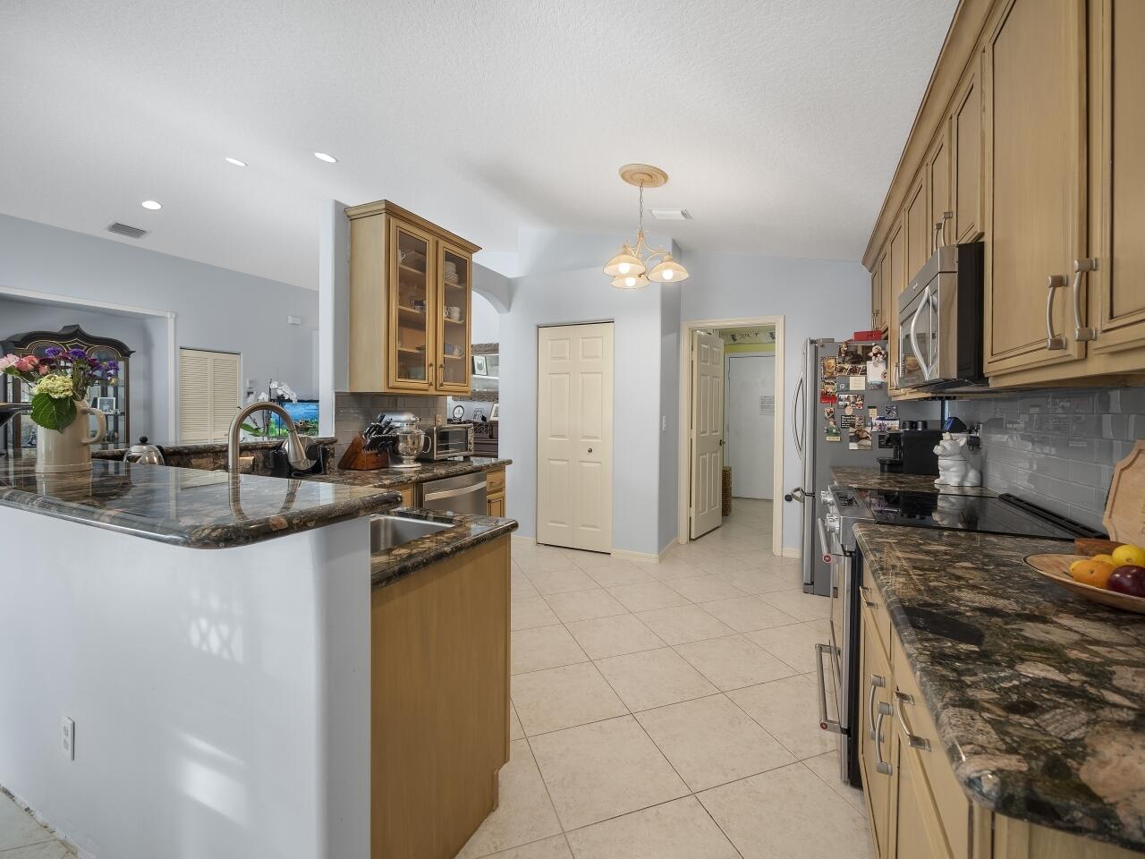 VENETIAN ISLES - Residential