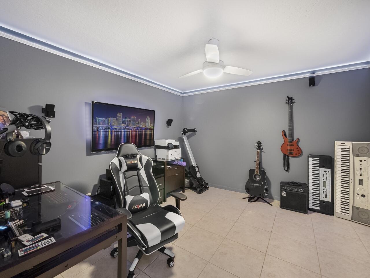 VENETIAN ISLES - Residential