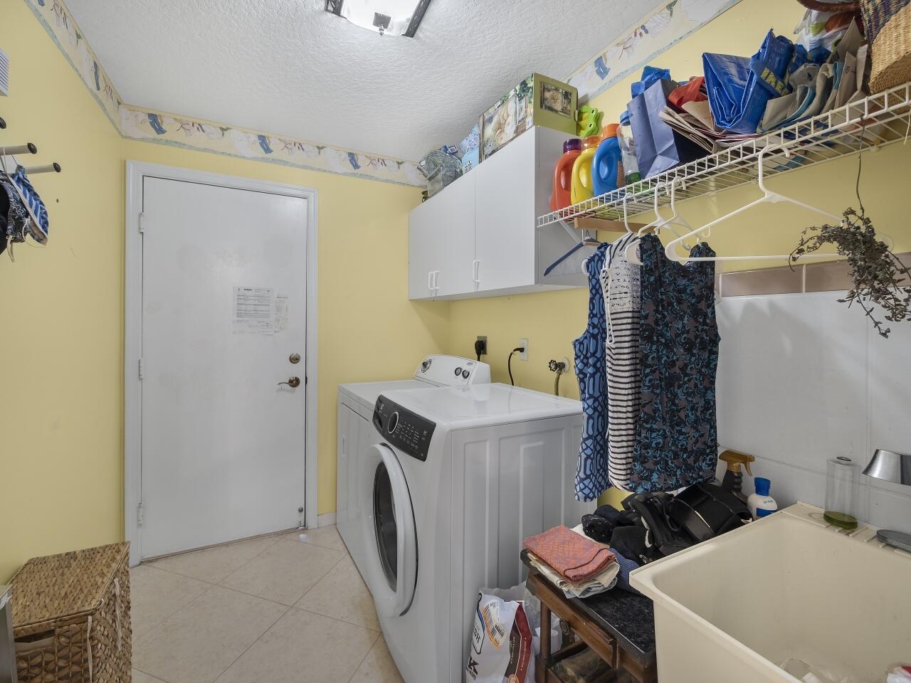 VENETIAN ISLES - Residential