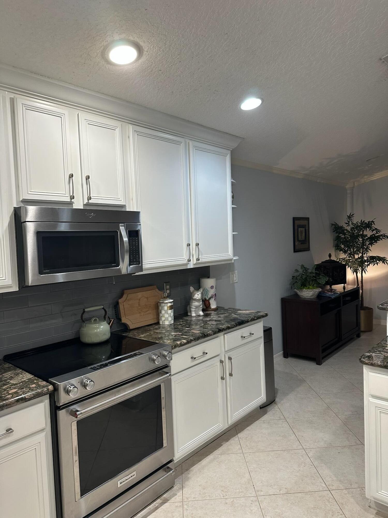 VENETIAN ISLES - Residential