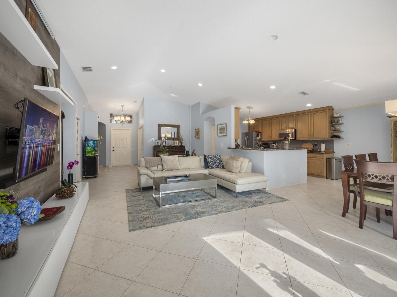 VENETIAN ISLES - Residential