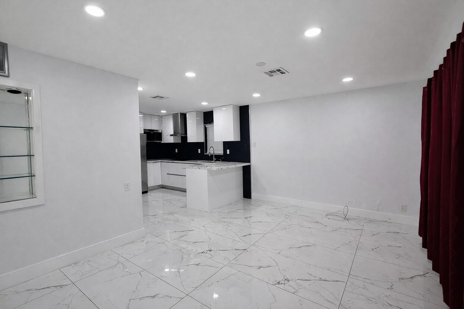 5823 Churchill Circle W