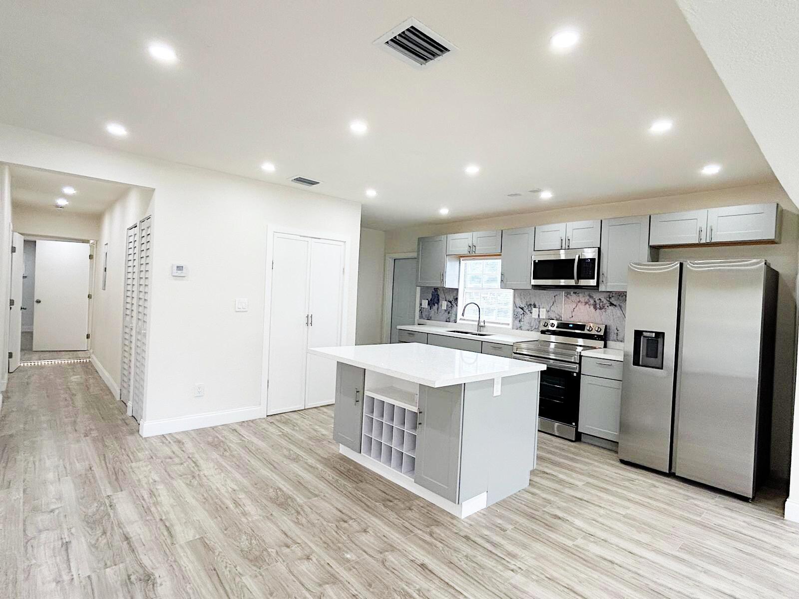 NORTH SHORE HEIGHTS - Residential