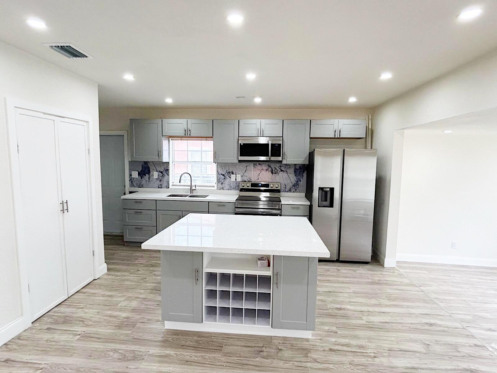 NORTH SHORE HEIGHTS - Residential