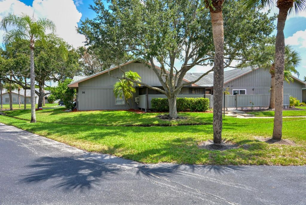 Photo of 4003 NW Cinnamon Tree Circle #4003, Jensen Beach, FL 34957 (MLS # F10445523)