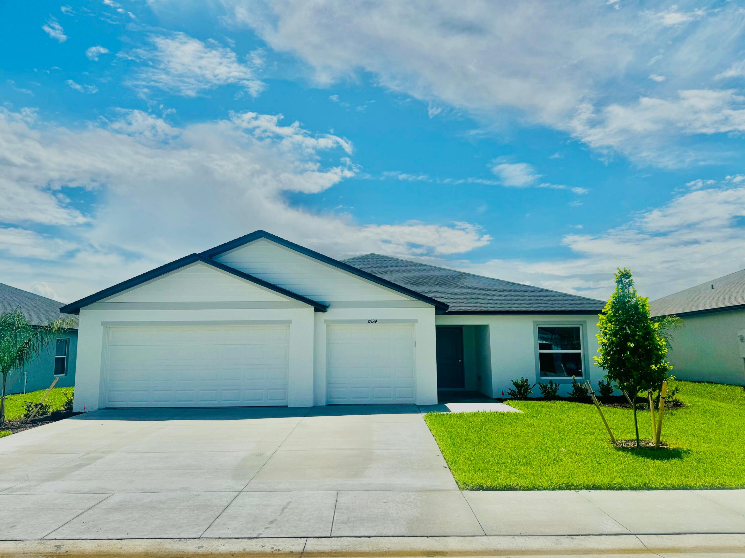 Photo 1 of 12 — 17124 Pompeii Way, North Fort Myers, FL 33917