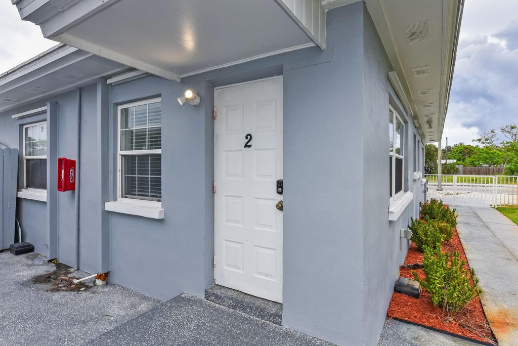 Photo of 1001 S Federal Highway #2, Lake Worth Beach, FL 33460 (MLS # B26046189)