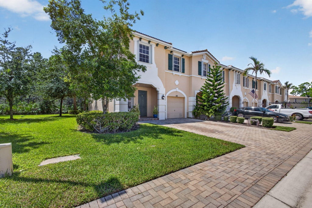 Photo of 140 SW OTTER RUN Place, Stuart, FL 34997 (MLS # B26075448)